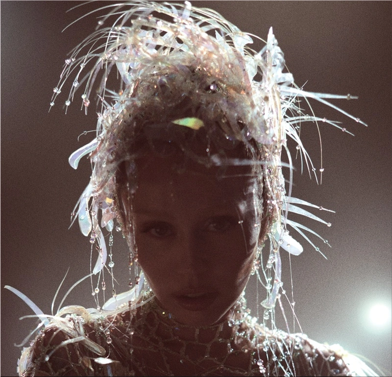 Miley Cyrus Unveils 'Something Beautiful'
