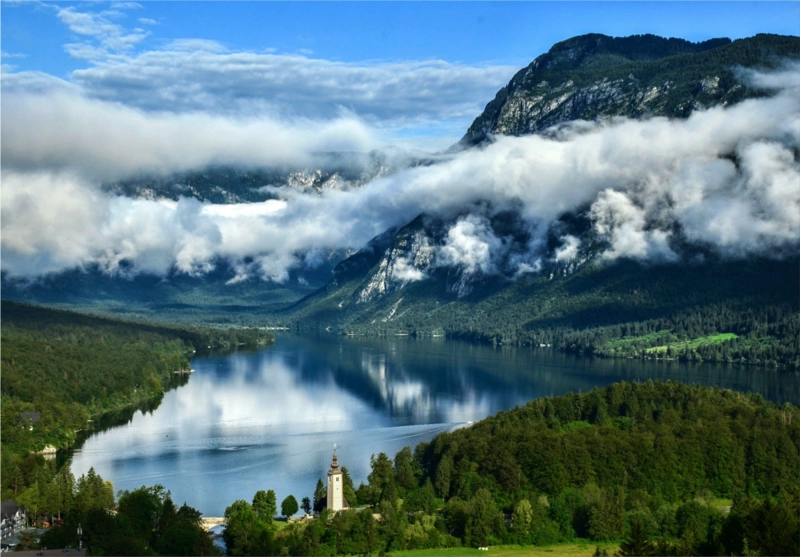 Lake Bohinj: Slovenia